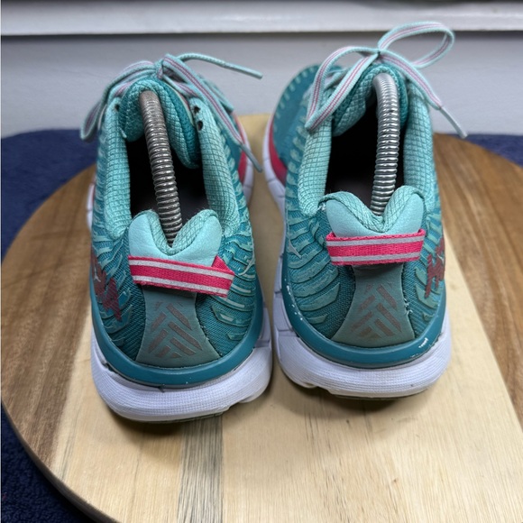 Hoka One One Teal and Pink Clifton 5 (Women’s 9.5) - Picture 4 of 8